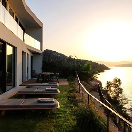 Thinalo Villa